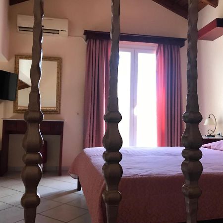 L'Eremo Luxury Apartments Рода Екстериор снимка